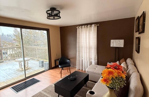 Altoona House | Welcoming to Cozy Altoona a 2-bedroom house with AC in charming Altoona