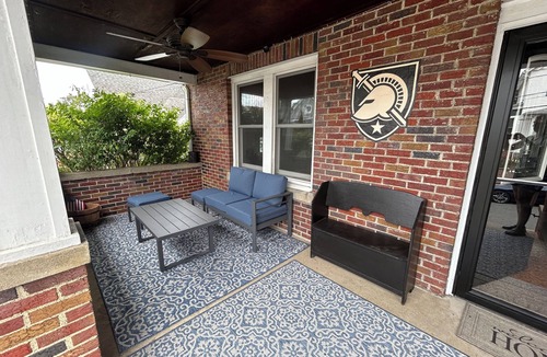 Highland Falls House | West Point Family Retreat, 5 min walk to Thayer!