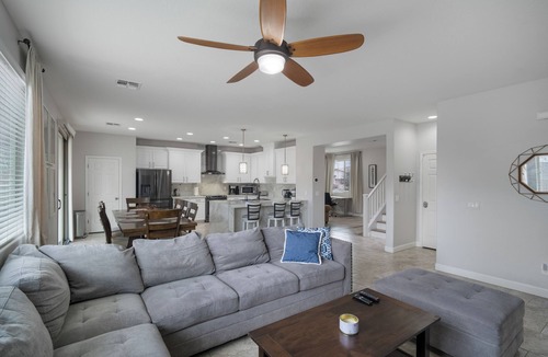 Glendale House | Westgate Retreat, Family & Pet-Friendly 4BR Home