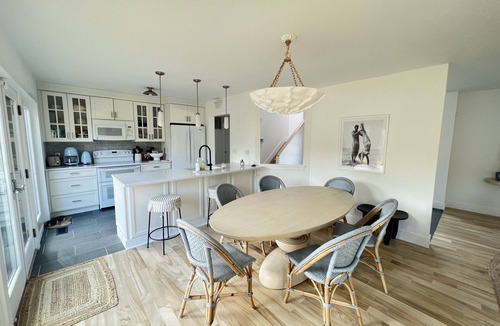 Westhampton House | Westhampton renovated, 1.25 acre home w/clay tennis court and heated pool