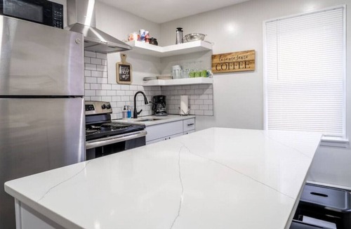 Harrisburg Apartment | WeWelcome you to our 2 bedroom Urban Apartment