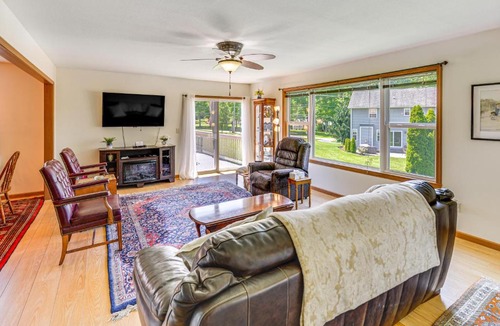 Columbiana Apartment | WFH-Friendly Columbiana Vacation Rental w/Deck!