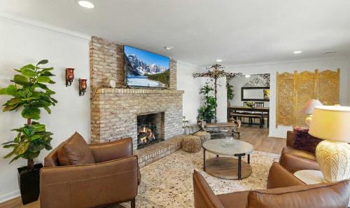 Nesquehoning House | Whispering Fern Retreat - 4-Acre Luxury Escape, Fire Pit