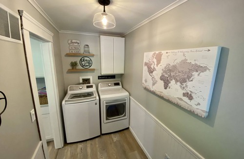 Bedford House | Whispering Pines Retreat-Newly Renovated Countryside Home