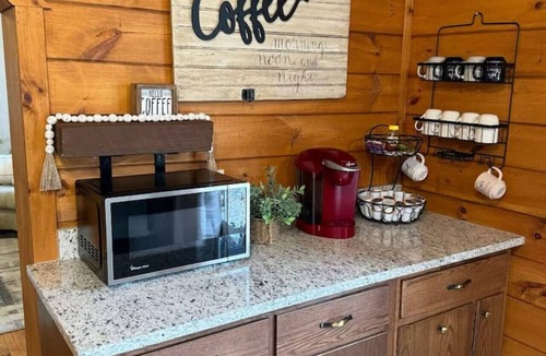 Halifax Cabin | White Squirrel Farm | Cozy Cabin-Nature-Wildlife