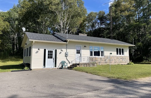 Whitney House | Whitney House Retreat - Steps from Algonquin Park