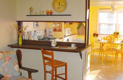 Town of Torrey House | Wildflower-Seneca Lake-Water View-Hot Tub-Wine Trail - Pets, Steps to Lake-Acre of Privacy