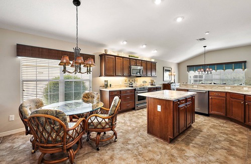 Wildwood House | Willie’s Place w/Golf Cart, Hot Tub & Dog Friendly