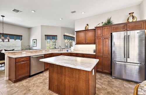 Wildwood House | Willie’s Place w/Golf Cart, Hot Tub & Dog Friendly