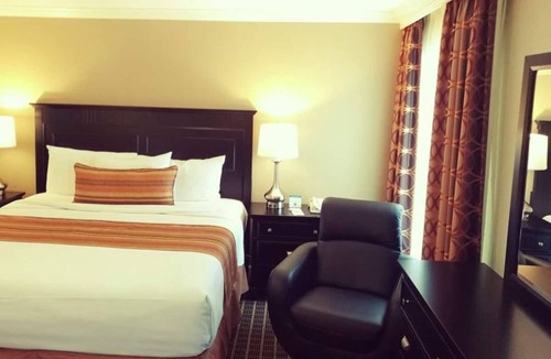 West Orange Hotel | Wilshire Grand Hotel. Cozy Stay with Gym