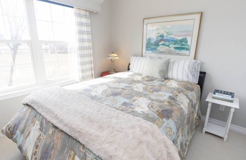 Wellington House | Wilson Vines Awaits your Arrival in Hillier