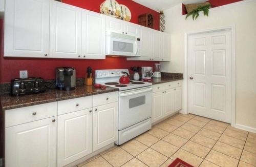 Windsor Palms House | WINDSOR PALMS - IMMACULATE 4/3 POOL HOME NEAR CLUBHOUSE