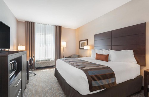 Altoona Hotel | Wingate by Wyndham Altoona Downtown/Medical Center