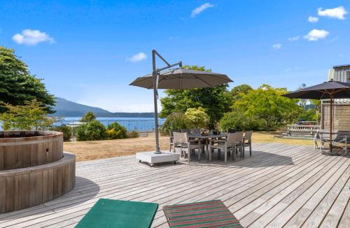 Lake Tarawera House | Winstone Cottage - Waterfront Lake Tarawera Home