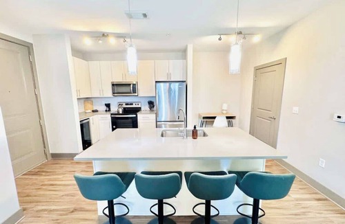 Florida Central Atlantic Coast Apartment | Winter Garden King Bed Pet-Friendly 15 Min to Park