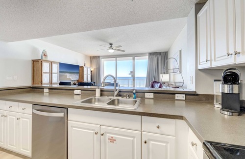 Long Beach Condo | Winter special 5%-10% off weekly: RESERVED PARKING and free beach chairs T1-305