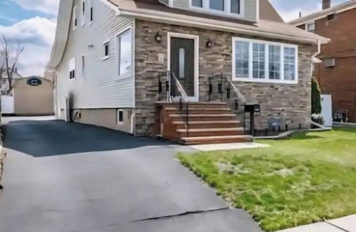 Linden Apartment | Wonderful 3-bedroom apartment with AC in charming Linden