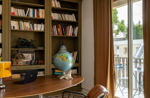 Neuilly-sur-Seine Apartment | Wonderful apartment with roof top with the Eiffel tower view