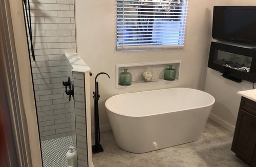 United Central House | Wonderful newly renovated and newly furnished bungalo in St Pete