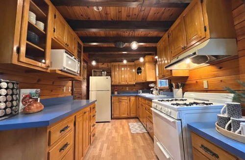 Tylersville House | Woodland Farm/Mountain Views- Wasson Woods Retreat