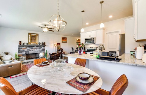 Lula House | Work, Explore & Relax: Modern Townhome in Lula!