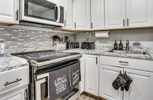 Baldwin Apartment | Work & Play in Baldwin! Cozy Apartment w/Grill