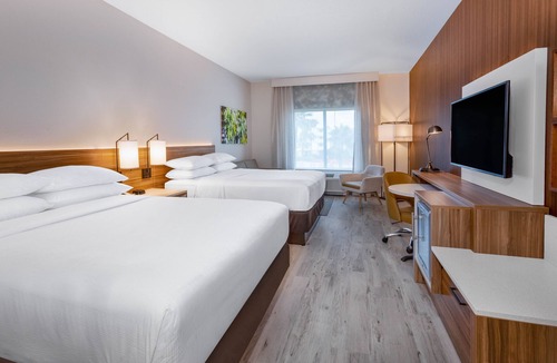 Florida Center Hotel | Wyndham Garden Orlando Universal/I Drive