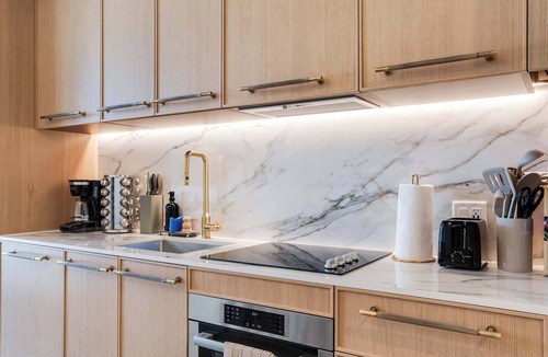 Wynwood Art District Condo | Wynwood Pad- Stylish Apt with View & Rooftop Pool