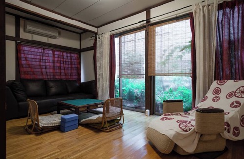Taito House | Yanesen Traditional Nagaya House A traditional Nagaya house in Yanesen, a traditional tenement house in Yanesen, where you can experience the good old downtown area. 3-minute walk from Nezu Station, family oriented.