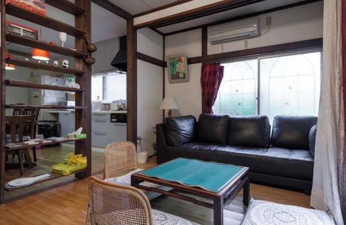 Taito House | Yanesen Traditional Nagaya House A traditional Nagaya house in Yanesen, a traditional tenement house in Yanesen, where you can experience the good old downtown area. 3-minute walk from Nezu Station, family oriented.