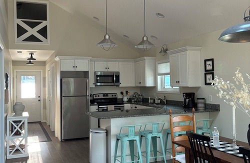 Town of Richmond House | Year-Round Fun at our Like-New Lakeside Retreat!