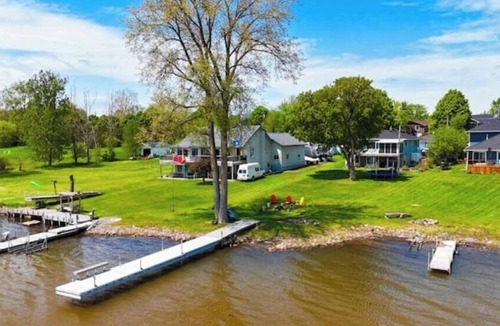 Deseronto Cottage | Year Round Lakeview Cottage