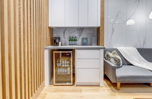 Yorkville Apartment | Yorkville Modern Sanctuary