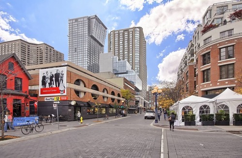 Bloor-Yorkville Apartment | Yorkville Plaza
