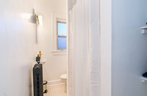 East Avenue Apartment | Your Cozy Studio HighFalls TV+Kitchen+Rochest DT
