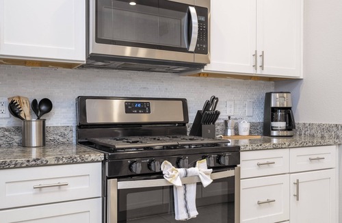 West Kissimmee House | Your Disney Escape – 5 Min Drive, Sleeps 8
