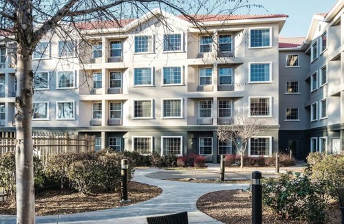 Woodlands Village House | Your Home Away From Home! 3 Convenient Units, Free Parking, Free Breakfast