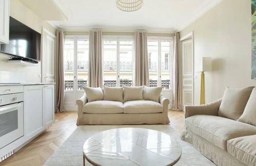 Quartier Saint-Georges Apartment | YOUR PARISIAN ESCAPE AWAITS, STEPS AWAY FROM OPERA & MADELEINE -RUE DE L'ISLY