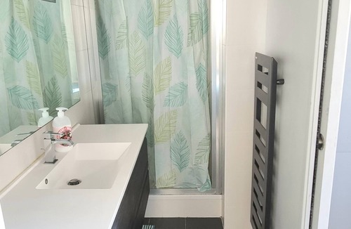 Bois-Colombes Apartment | Your tropical haven in Paris