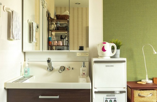 Yoyogi Apartment | Yoyogi Ivy | Studio with King Sized Bed