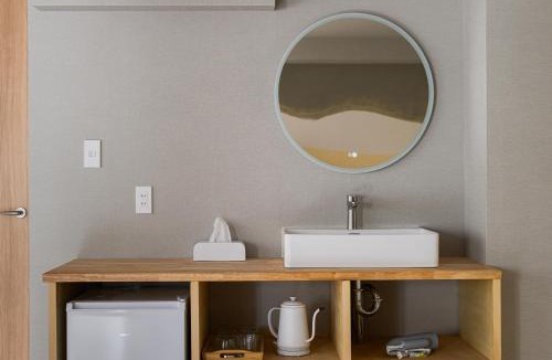 Honmachi House | Zen Premium Suite Newly Renovated Luxury Home 2King Beds Near Shinjuku