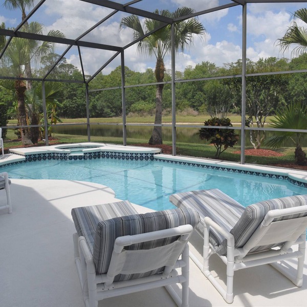 Delightful modern 4 bed, 3 bath villa with private pool/spa and lake view.