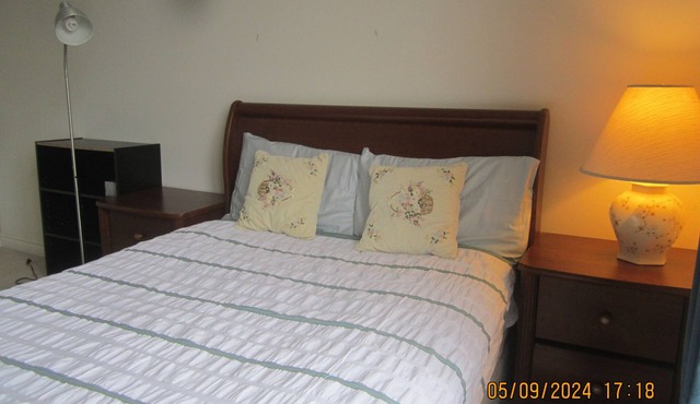 1 Large Room on 2 Floor (private Bath)