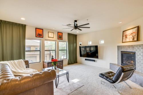 ~ 1 Mi to Desert Ridge Marketplace: Phoenix Condo!