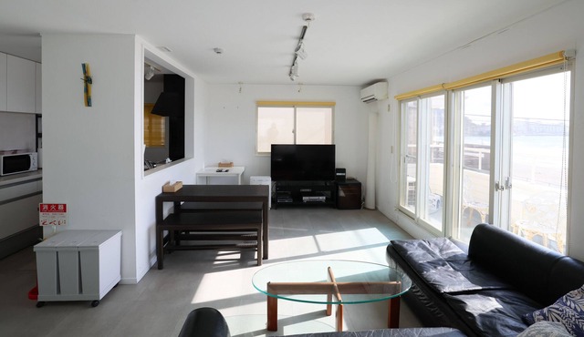 [10 seconds on foot from the sea] Ocean view luxury stay (pets allowed) Rooftop BBQ / theater room for 6 people or more