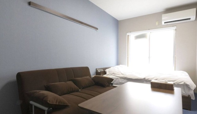 15 minutes direct to Shinjuku Station 30 minutes /Nakano-ku Tokyo