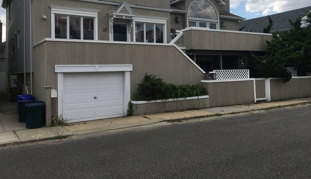 150' from the Beach on Long Island w/Parking