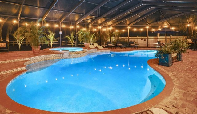 16 BEDS, Salt Pool/Spa, Outdoor Kichen