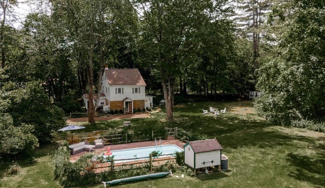 18th Century Rosendale Cottage w/pool