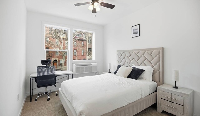 1BR/1BA apartment in the Fairmount Square building
